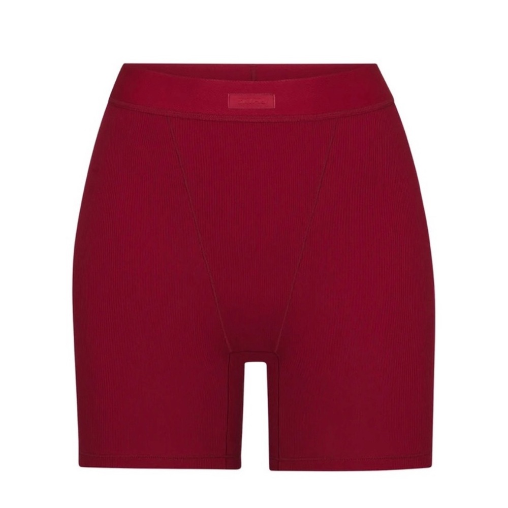 SKIMS boxers in brick size medium